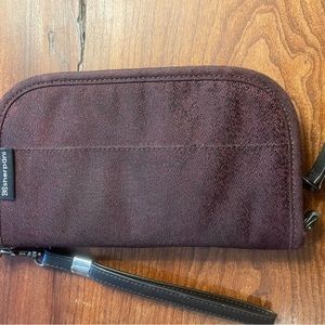 Sherpani wrist wallet